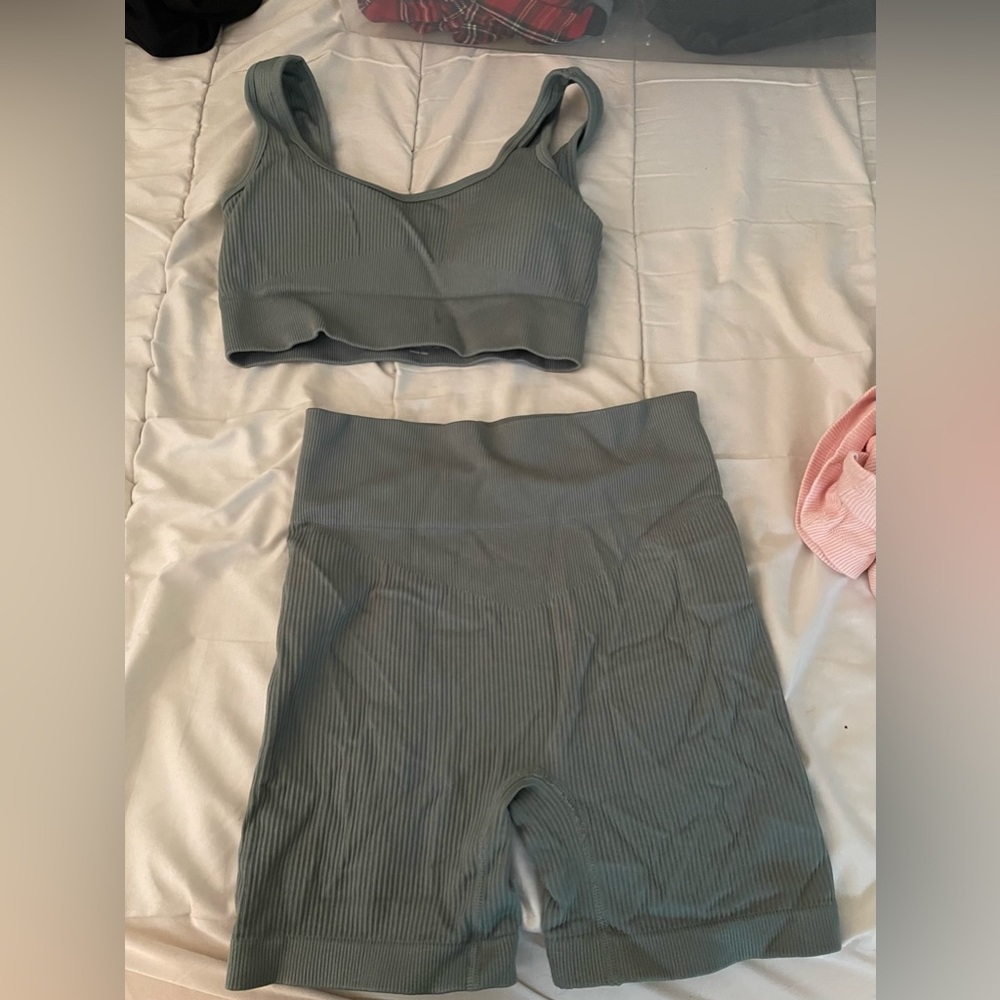 Green gym set
